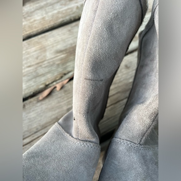 Gray Suede Croc Boots Girls Size 5 Crocs Sherpa Fleece Lining Fall Winter Boots - Picture 3 of 14